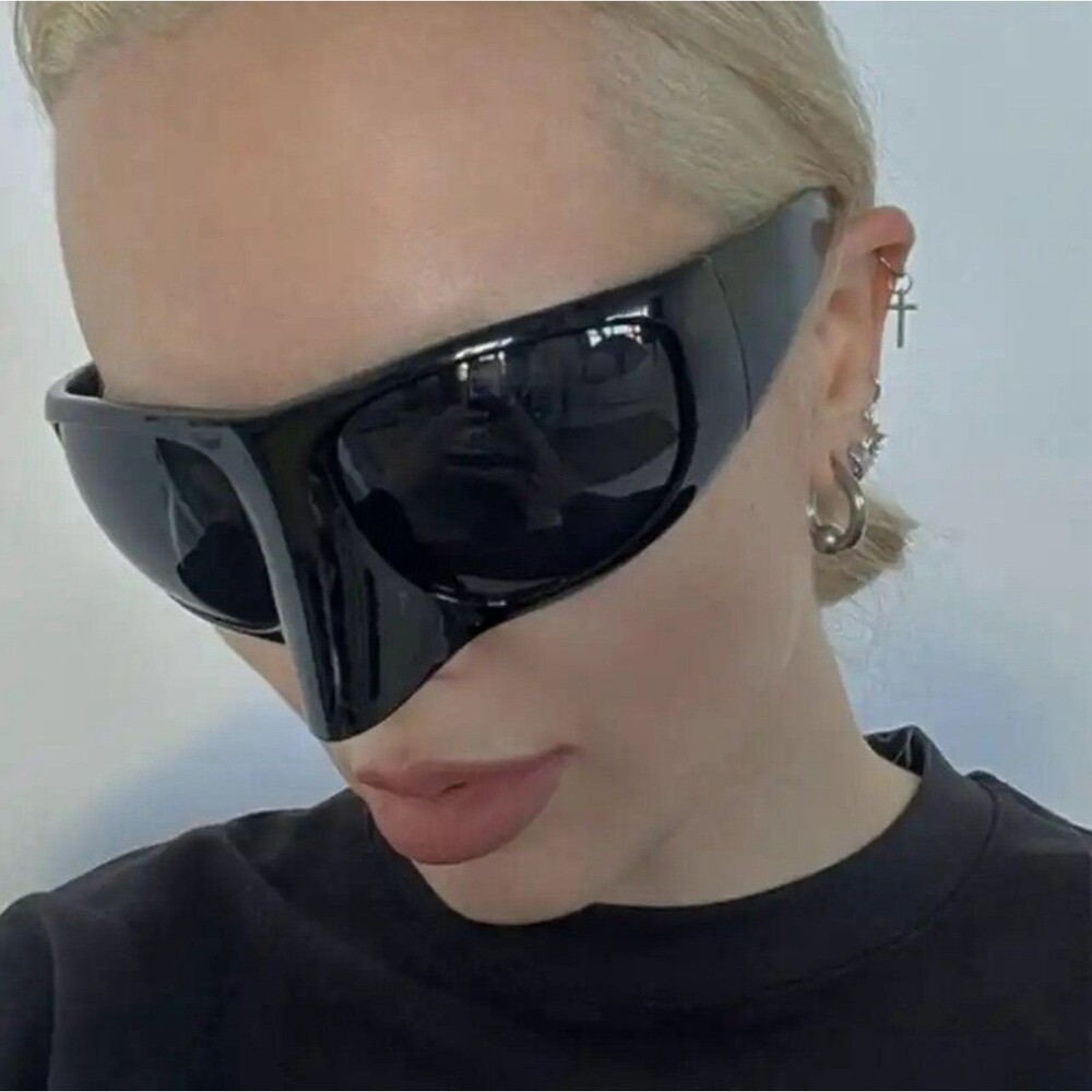 Black Statement Shield Sunglasses - Picture 2 of 12